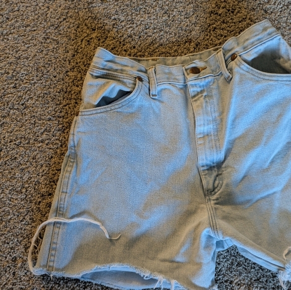 Wrangler Vintage Cutoff Shorts - Picture 5 of 8